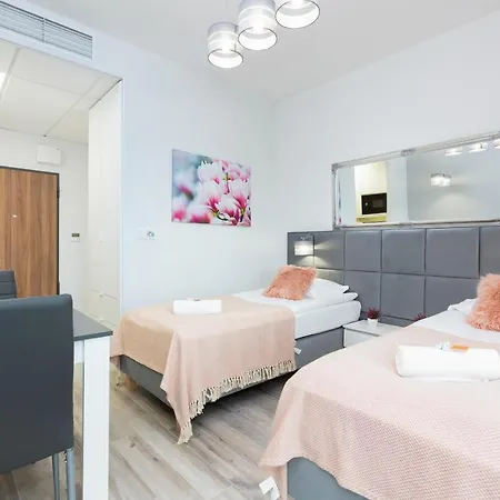 With Parking Business Center By Renters * Warschau