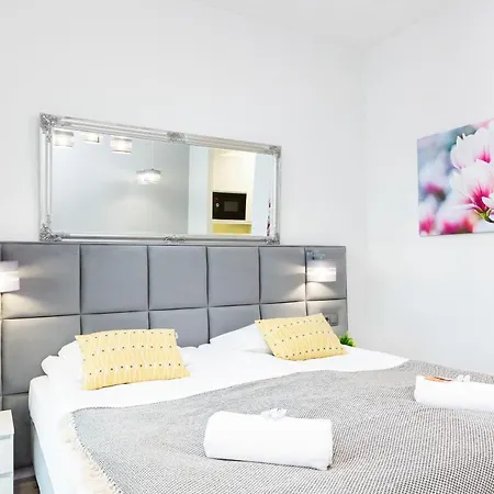 With Parking Business Center By Renters Appartement